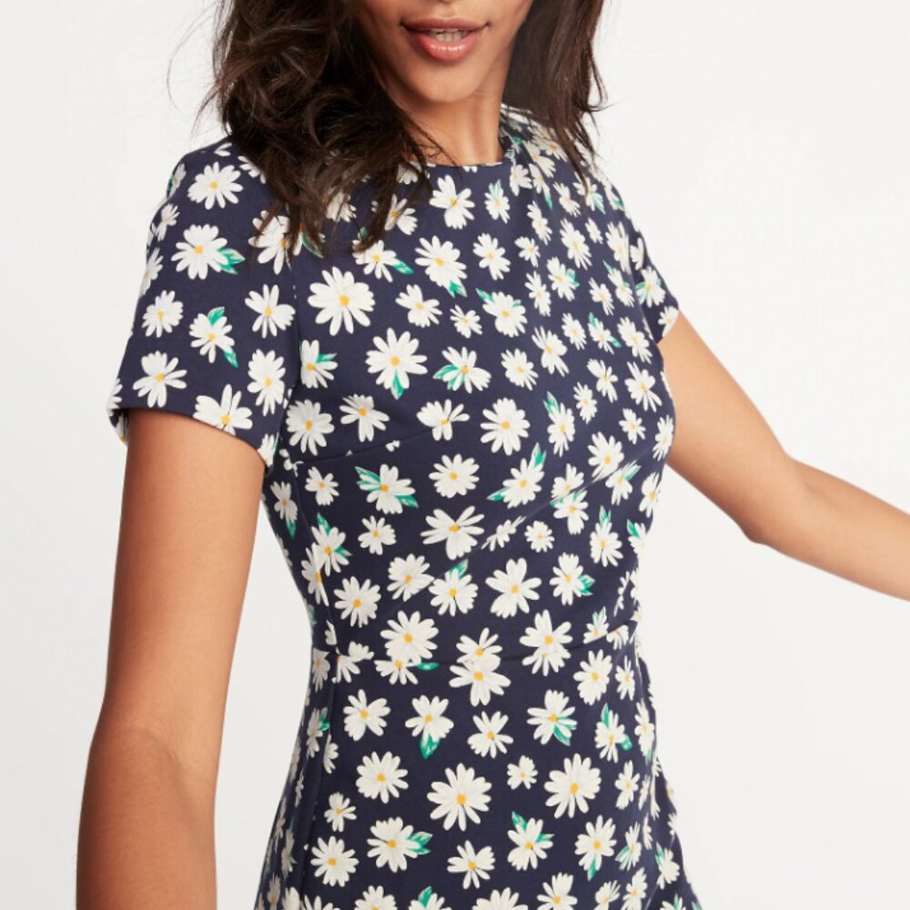 Old Navy Printed Ponte-Knit Sheath Dress - Navy Daisy Print, Size XS - Picture 3 of 16